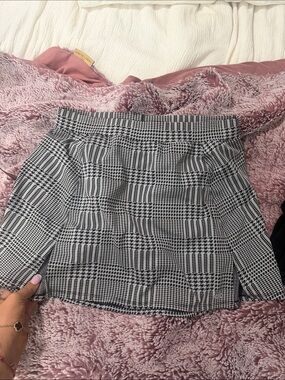 ALO Black & White Plaid Women's Skirt